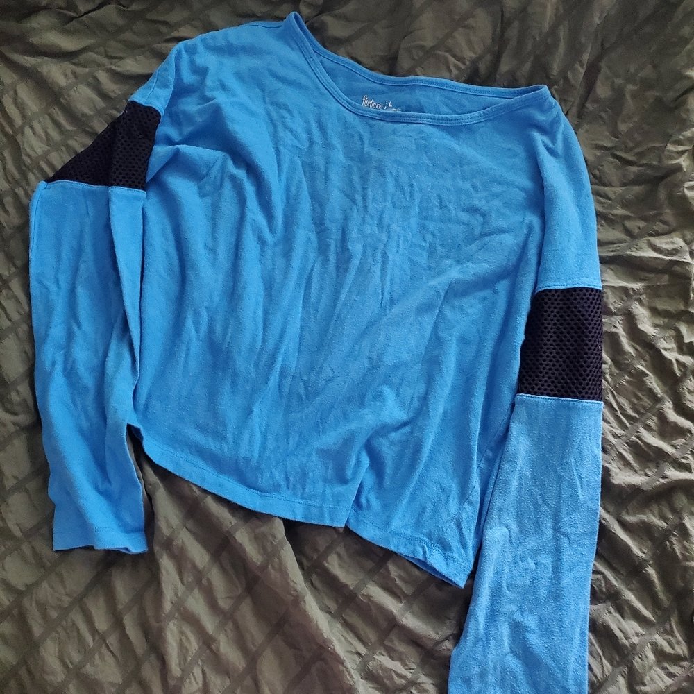SOLD💙FLIRTITUDE ACTIVE L CROP, MESH ON SLEEVES💙